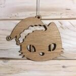 Chat de Noël avec chapeau du père Noel