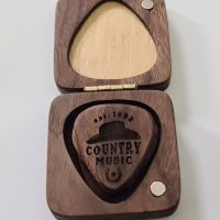 boite en bois personnalisé pour médiator de guitare